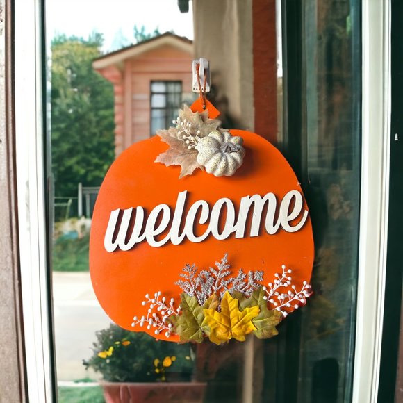 Hanging Pumpkin Sign - “Welcome” - Picture 2 of 3
